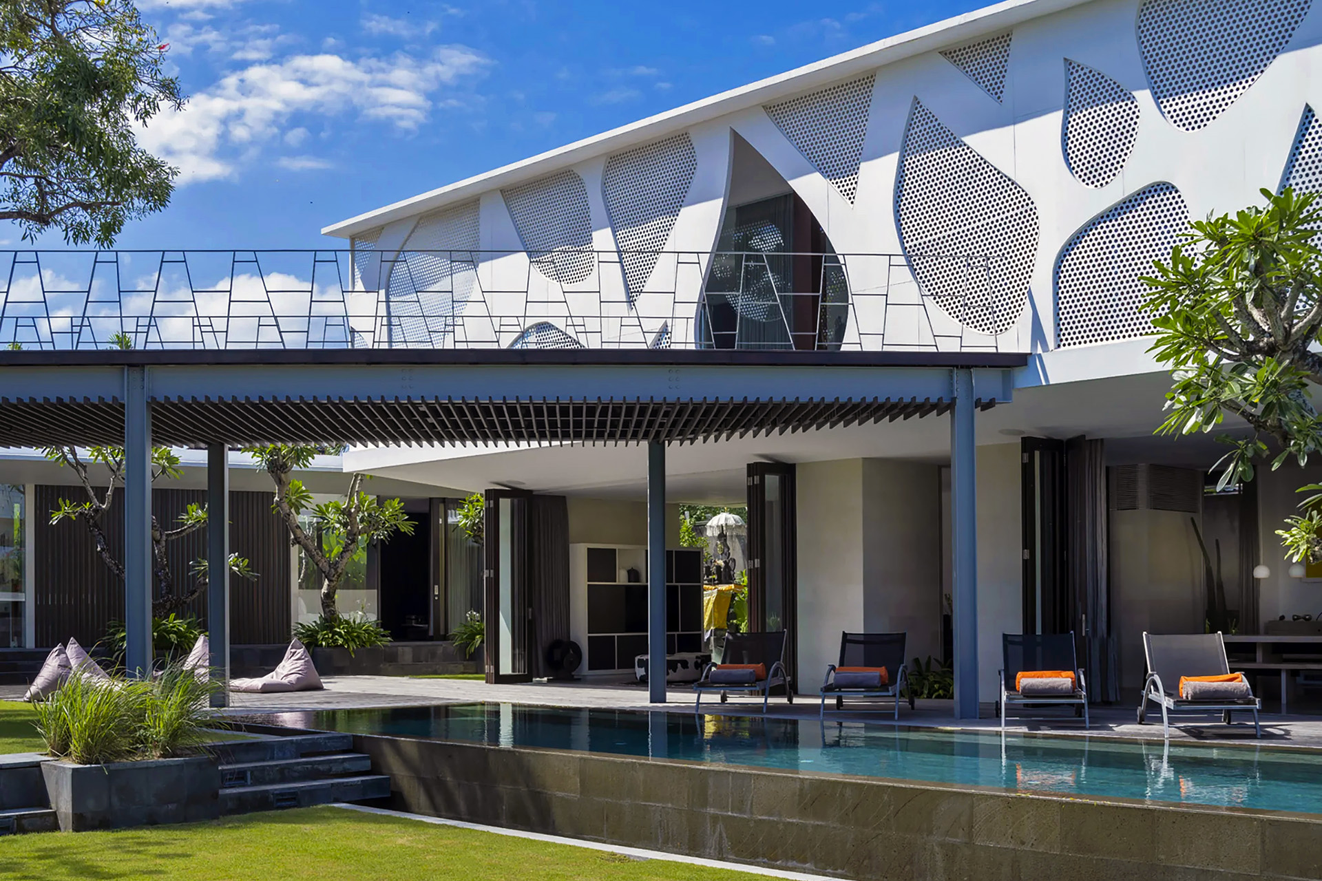 Infinity Pool of Villa Issi Seminyak | Luxury Villas in Bali