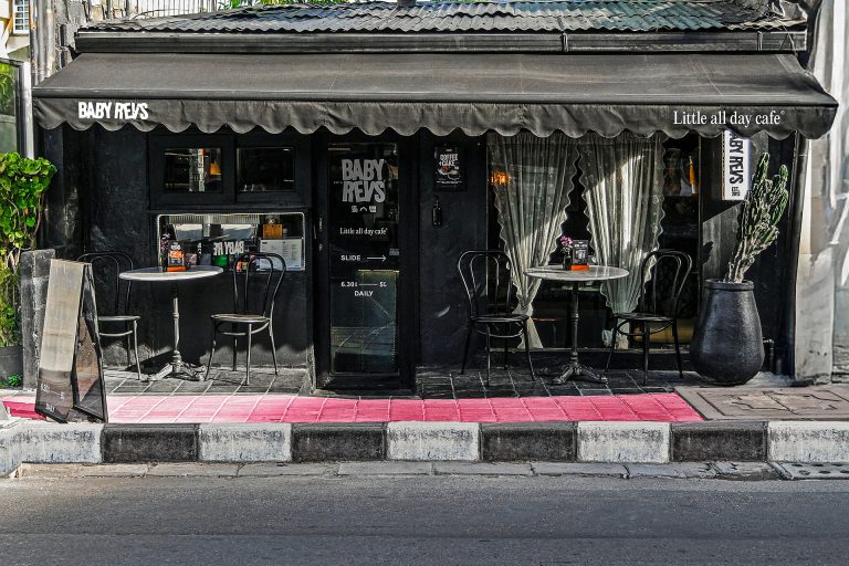 Trendy Cafes in Seminyak - Popular Ones You can't Miss