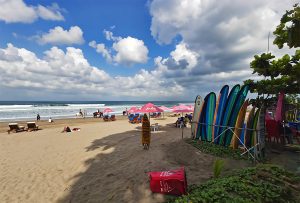 Beachfront Villa Seminyak vs. Near the Beach